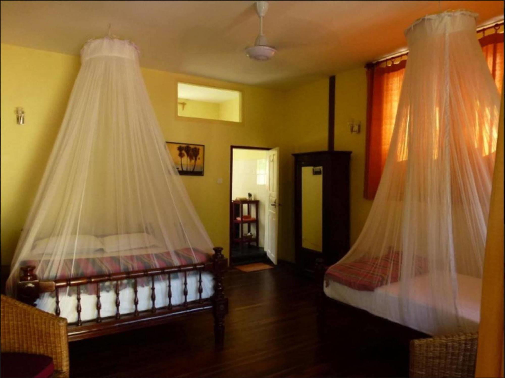 Alamanda Inn, Boutique Hotel And French Restaurant Rangun Kültér fotó